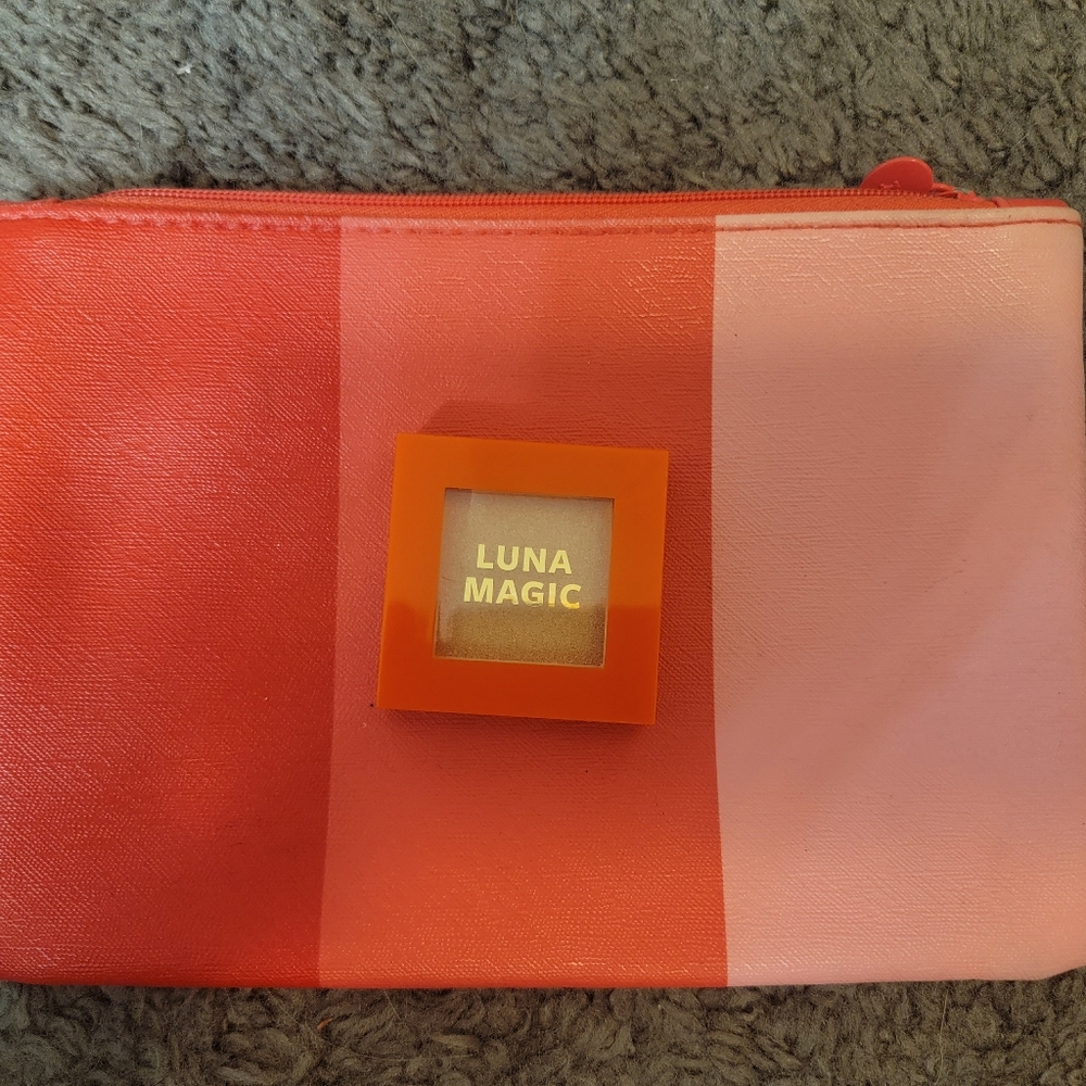 Ipsy Bag with Luna Magic Powder highlighter